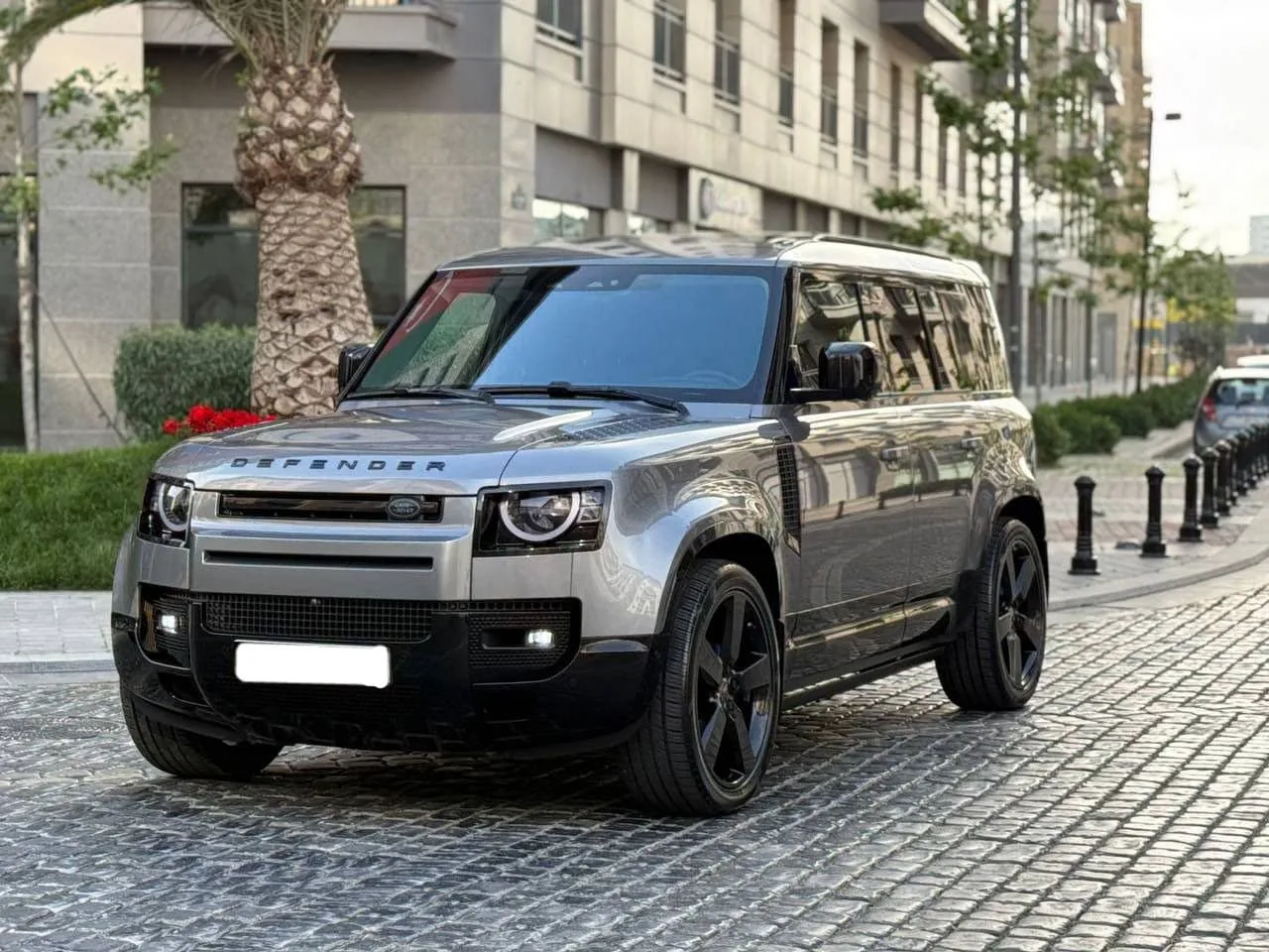 2023 Land Rover Defender 3