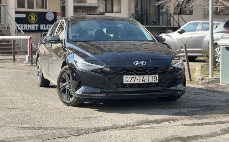 2023 Hyundai Elantra 2