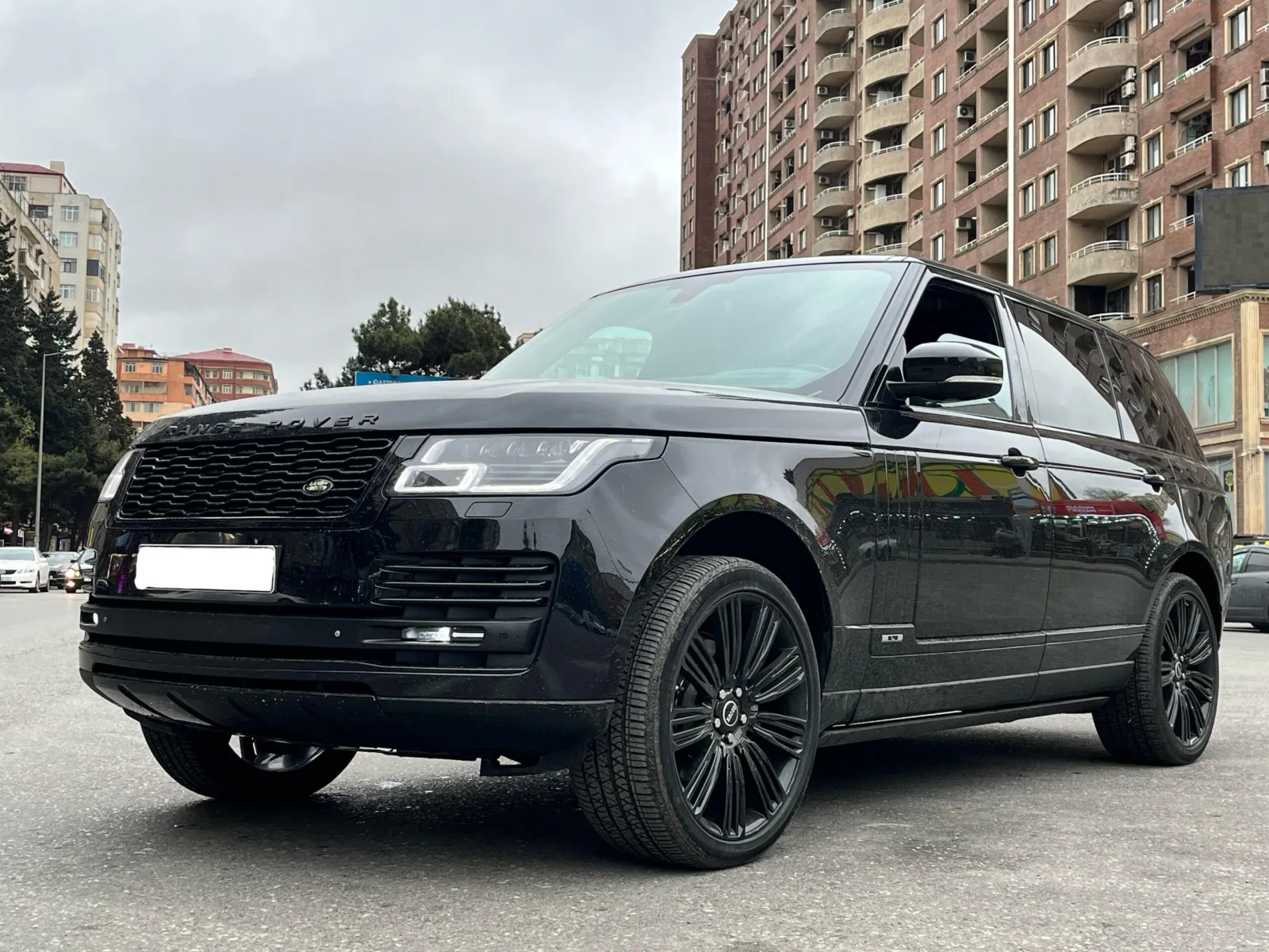 2019 Range Rover Vogue Long 3